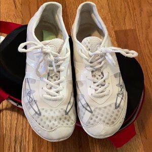 Infinity cheerleading shoes